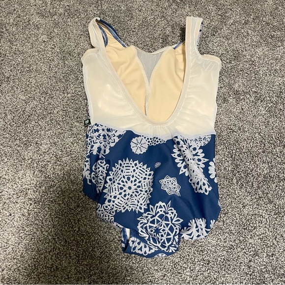 Lucky Leo Snowflake Leotard Small - Picture 4 of 5